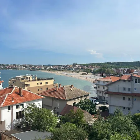 嘉利纳旅馆